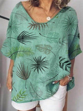 Load image into Gallery viewer, Women's Casual Leaf Print Short Suit