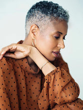 Load image into Gallery viewer, Temperament Gray Personality Curly Short Wig
