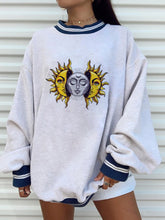 Load image into Gallery viewer, Round Neck Sun Print Loose Women's Tops
