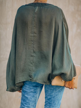 Load image into Gallery viewer, Fashion Lady Blouse With Pearl Decoration
