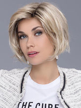 Load image into Gallery viewer, Golden Temperament Fashion Short Straight Chemical Fiber Wig
