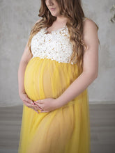 Load image into Gallery viewer, Lace Hollow Sleeveless Indoor Photo Maternity Dress
