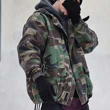 Load image into Gallery viewer, Autumn and Winter Fashion Camouflage Hooded Men&#39;s Pocket Jacket
